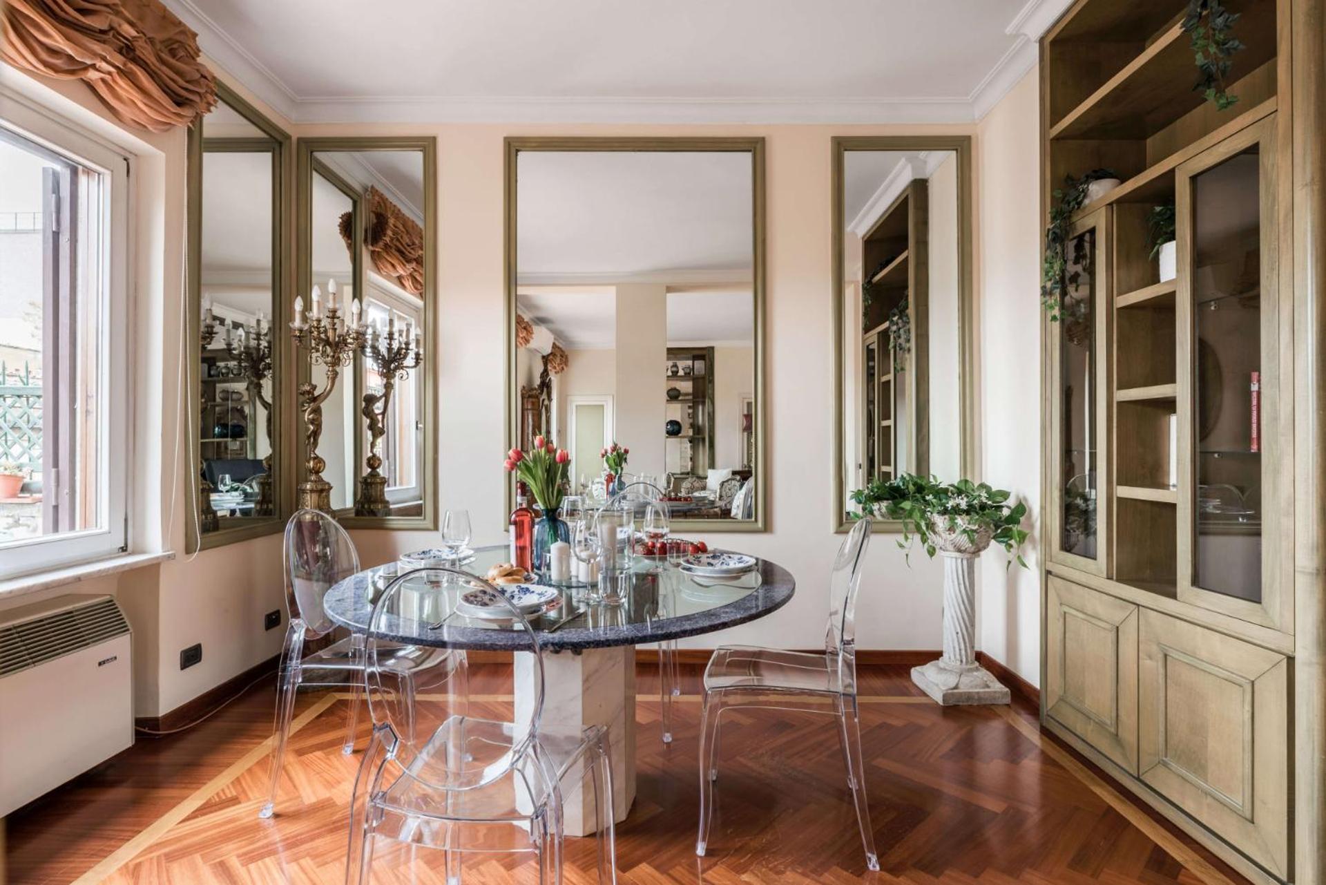 The Rent - One-bedroom In A Quiet, Classically Styled Corner Near The Quirinale Roma