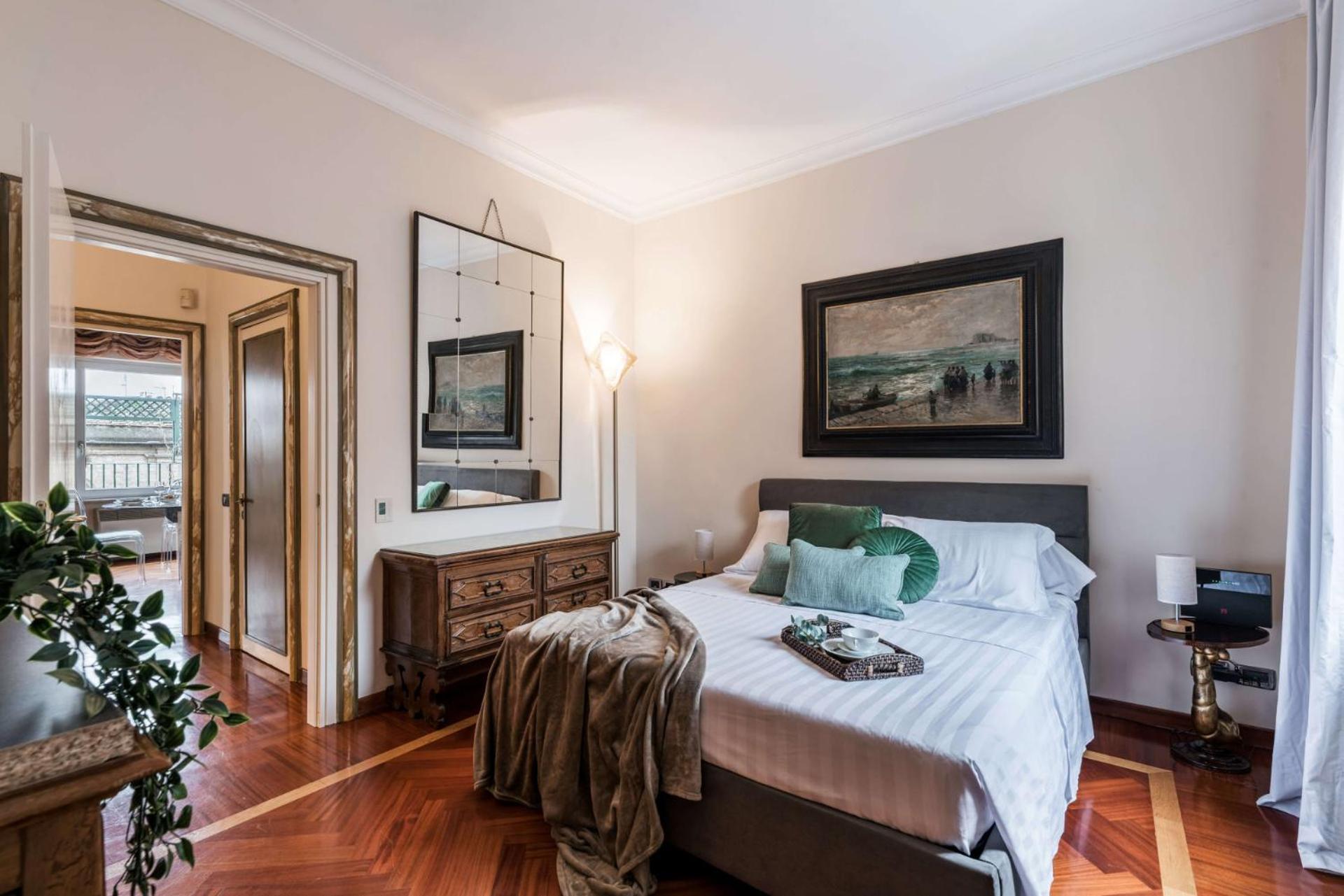 The Rent - One-bedroom In A Quiet, Classically Styled Corner Near The Quirinale Appartamento *