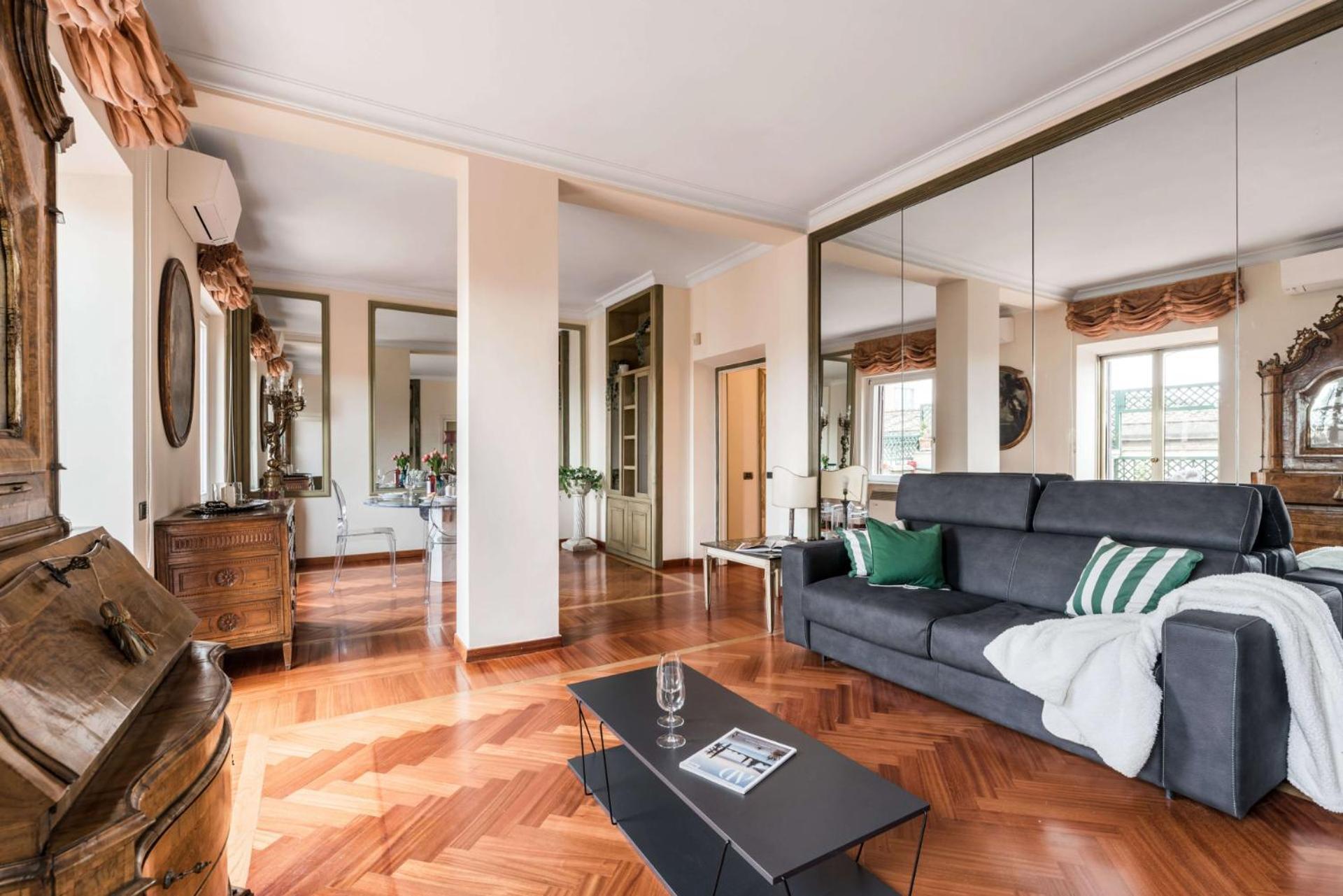 The Rent - One-bedroom In A Quiet, Classically Styled Corner Near The Quirinale Roma