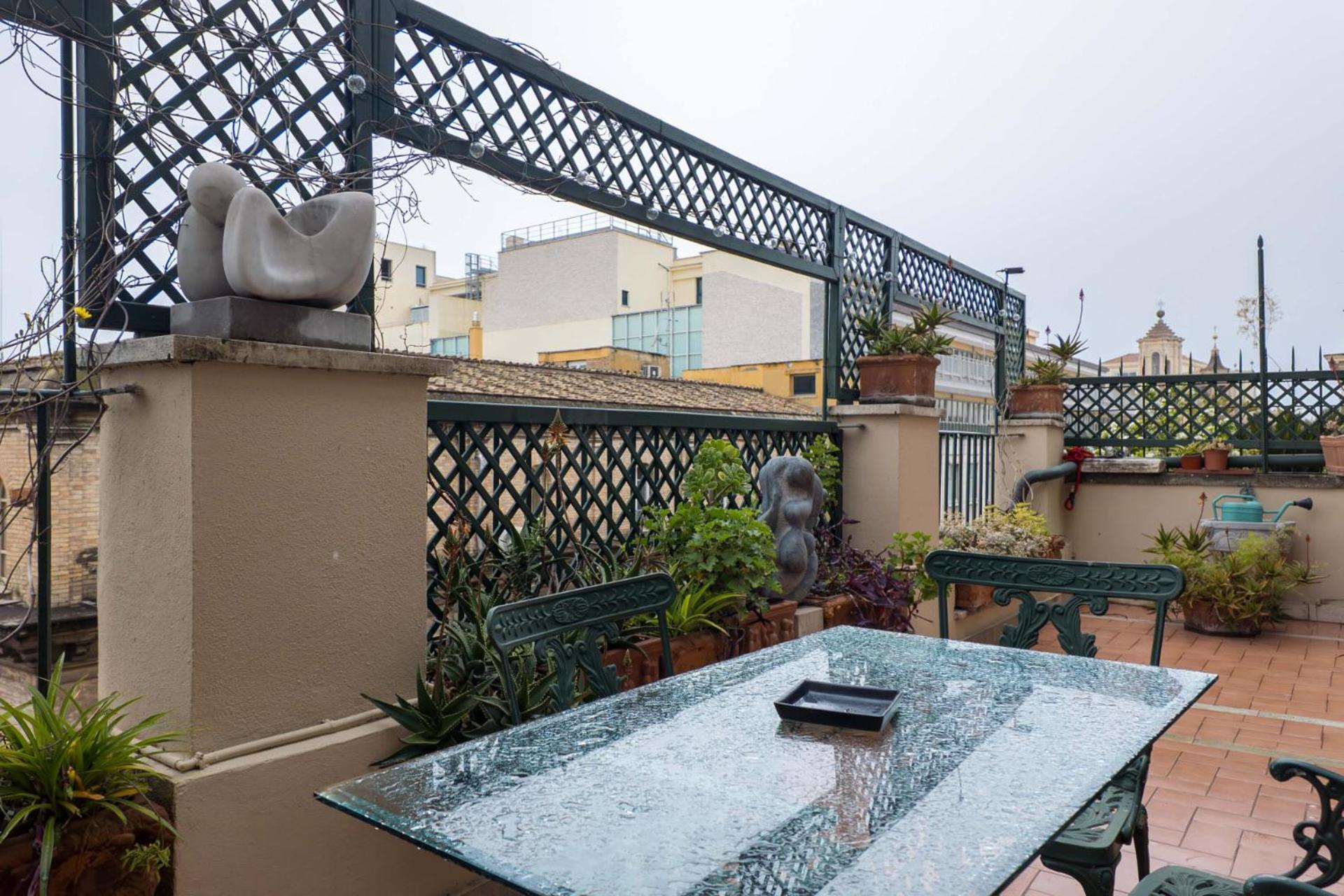 The Rent - One-bedroom In A Quiet, Classically Styled Corner Near The Quirinale Appartamento Roma